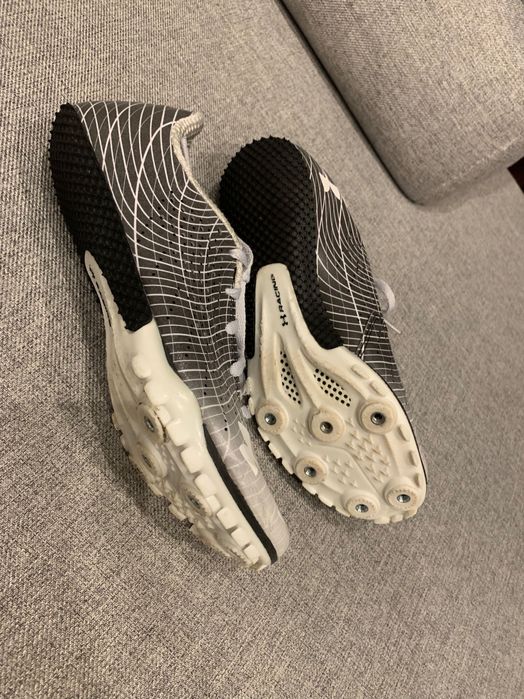 Buty sportowe kolce