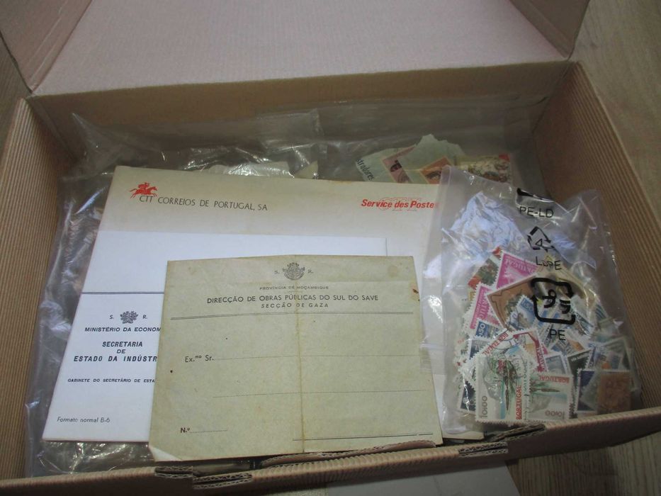 Lote de Selos e Documentos Coleção Herdada