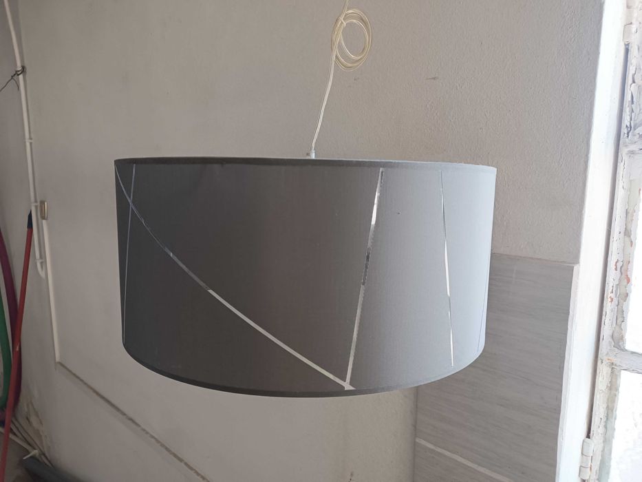 Candeeiro preto pendurado como novo preço á unidade tenho 2
