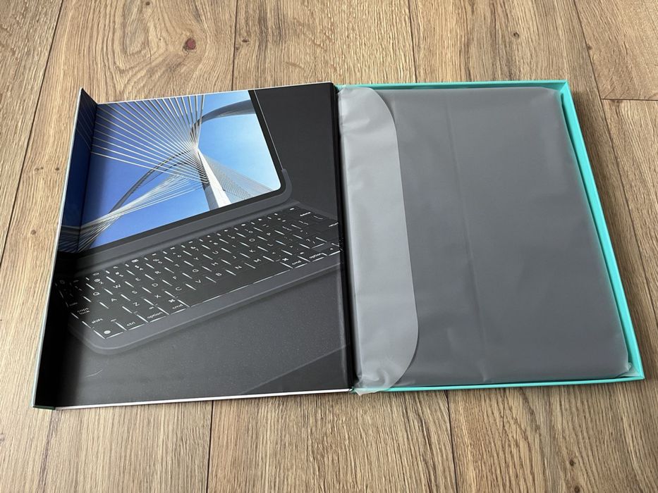 Чохол-клавіатура Logitech SLIM FOLIO PRO для iPad Pro 12.9”