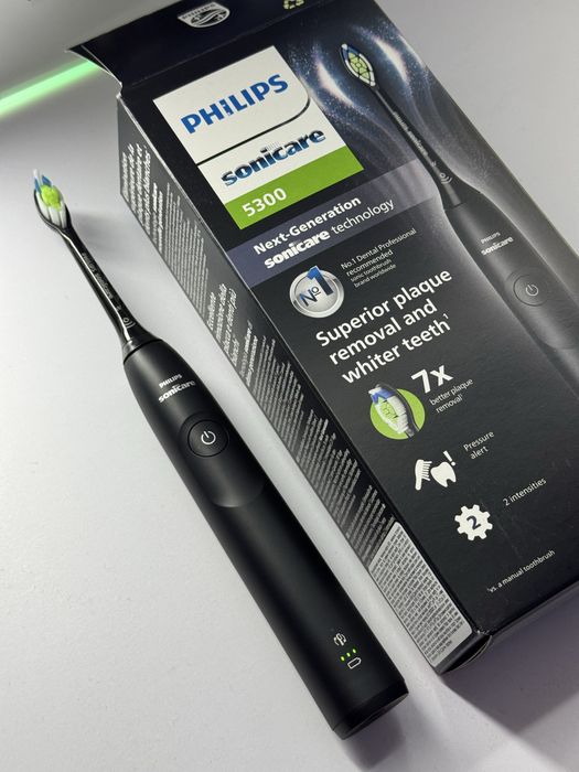 Електрична зубна щітка Philips Sonicare 5300