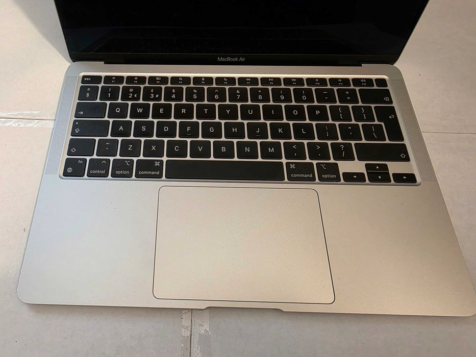 Computador MacBook Air 13" M1 2020 Ecrã Retina Apple