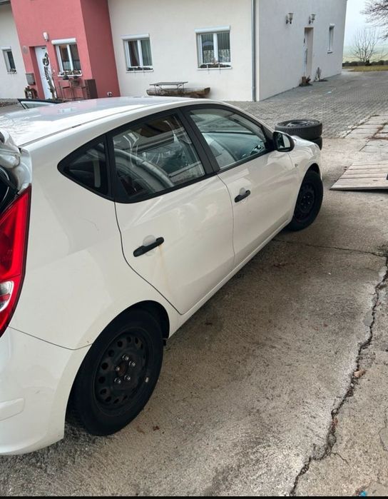 części karoseri mechaniczne Hyundai i30 1.4 , 1.6 Crd  Srebrny biały