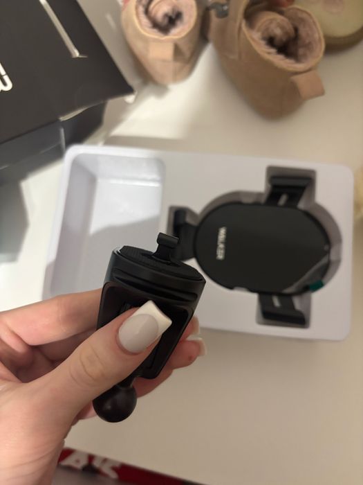 Тримач для телефона в машину