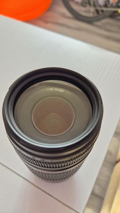 Об'єктив: CANON EF 75-300 4/5.6 III USM