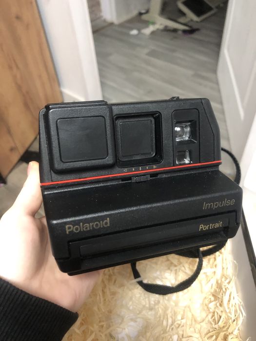 Вінтажний фотоапарат, чорний Polaroid 600 Impulse Portrait