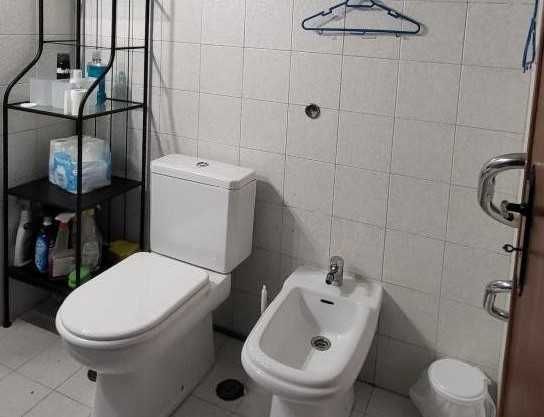 Quarto individual ou duplo Oeiras para estudantes, bem localizado, muita luz, ambiente sossegado