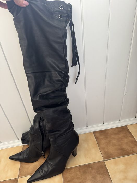 Чорні шкіряні ботфорти