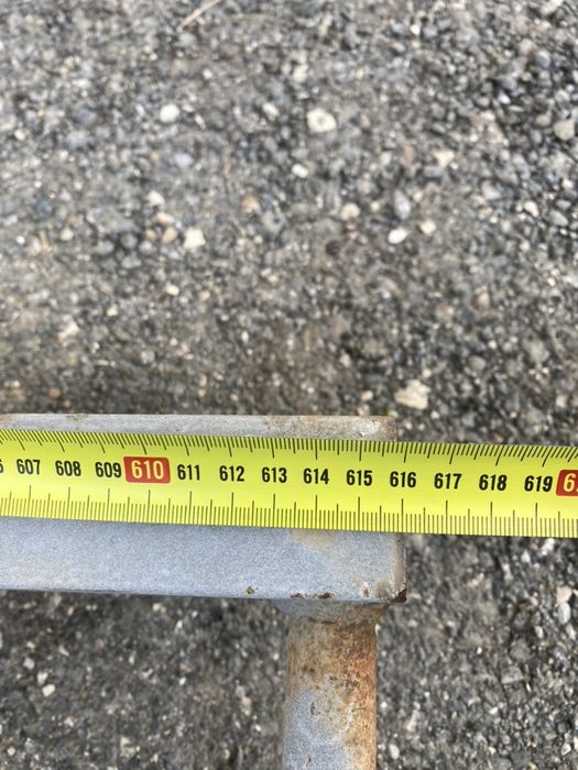 Escada metálica de emergencia