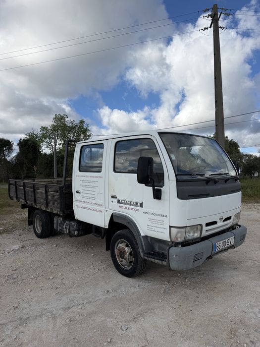 Nissan Cabstar E120 ( Com Avaria )