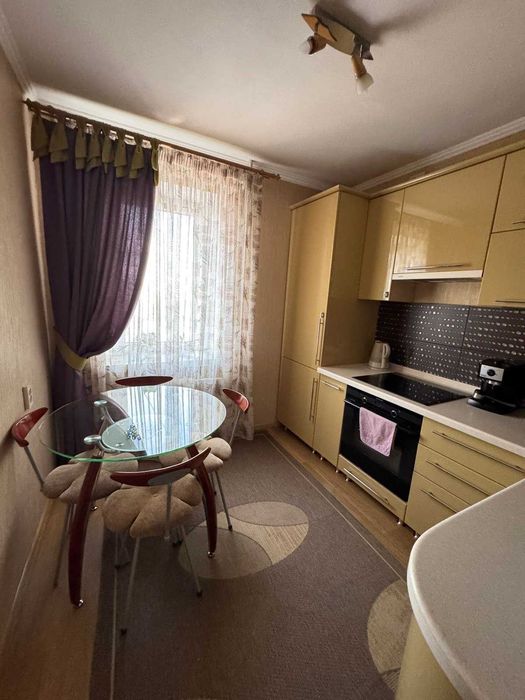 Продаж 2к квартири 50.6 кв. м на просп. Миру