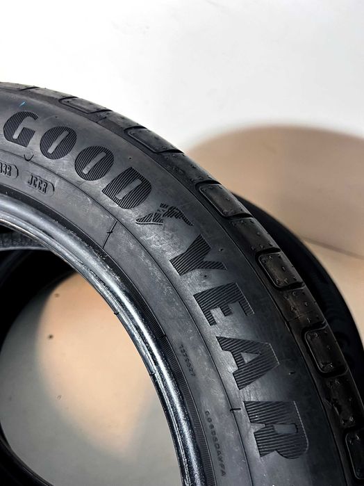 Pneus Goodyear Efficient Grip Performance - 215/55/17 - Como NOVOS