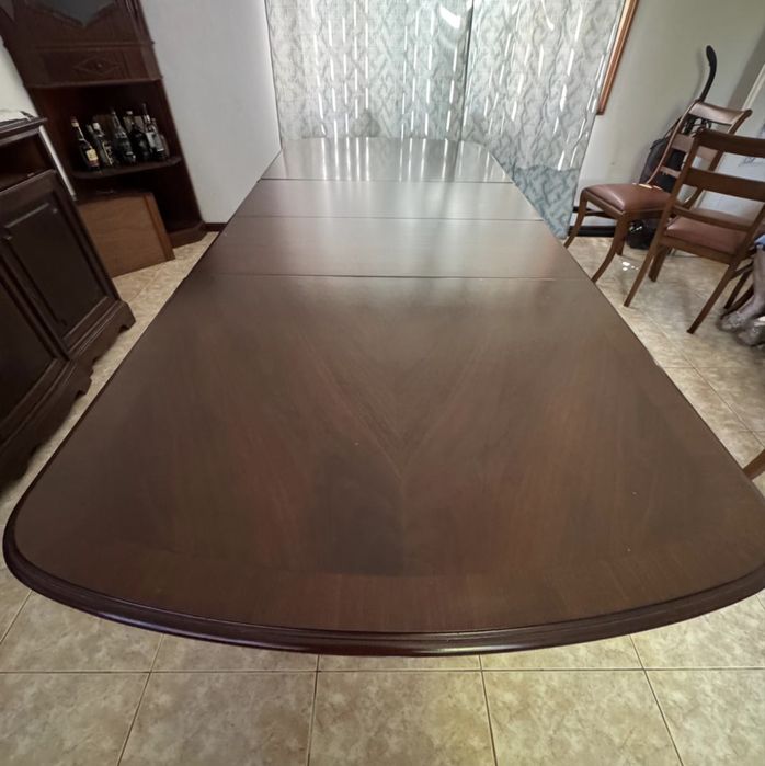 Mesa Madeira Extensivel Maciça com 6 cadeiras