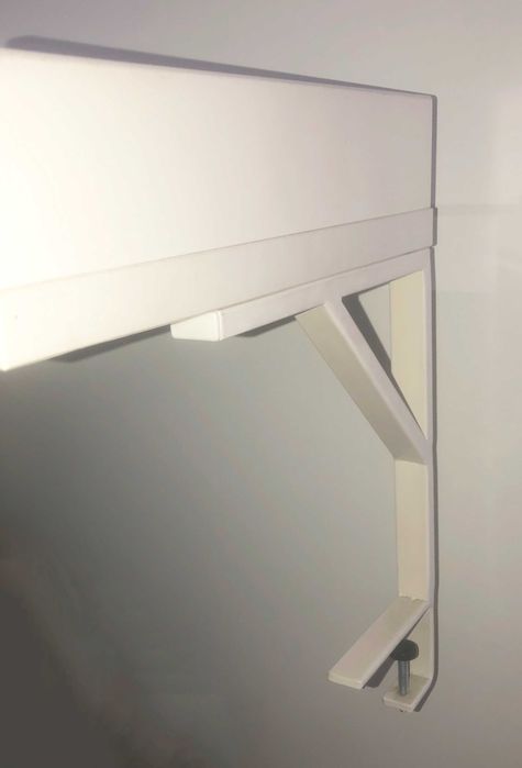 Alçado de Secretária - Ikea Ekby Gruvan - madeira branca e vidro