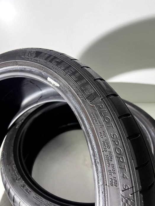 Pneus Michelin Pilot Sport 4S - 245/35/19 - Como NOVOS