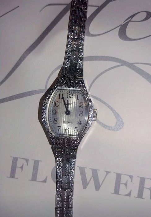 Часы женские Luch механические 15 камней, рабочие, запас хода - сутки