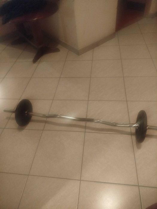 Sztanga z dwoma talerzami