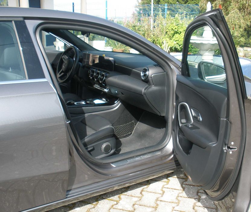 Mercedes A180d como novo. Impecávél . Com apenas 6.000 kms reais