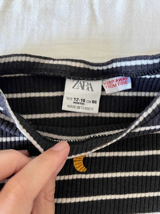 Camisola Zara canelada às riscas azul-marinho com lua, 12-18 meses