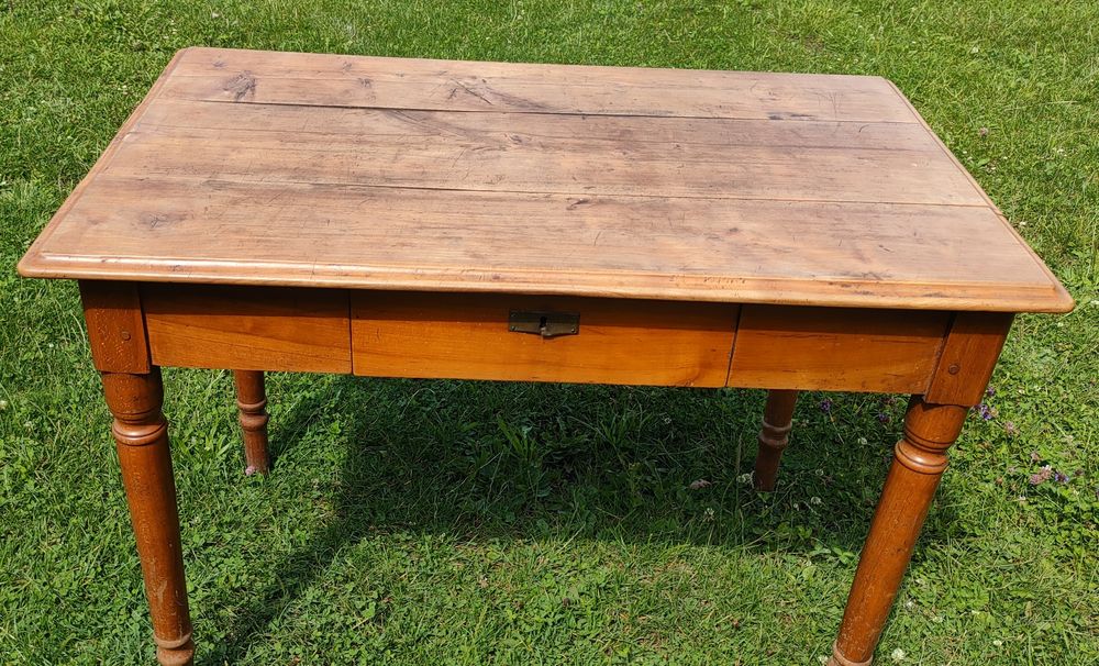 Sprzedam stary stół z PRL