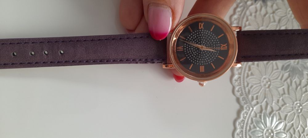 Zegarek elagancki fioletowy pasek