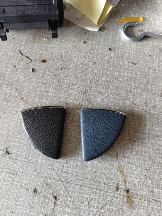 Uchwyt Podłokietnika trójkąt dekor. Mercedes w211