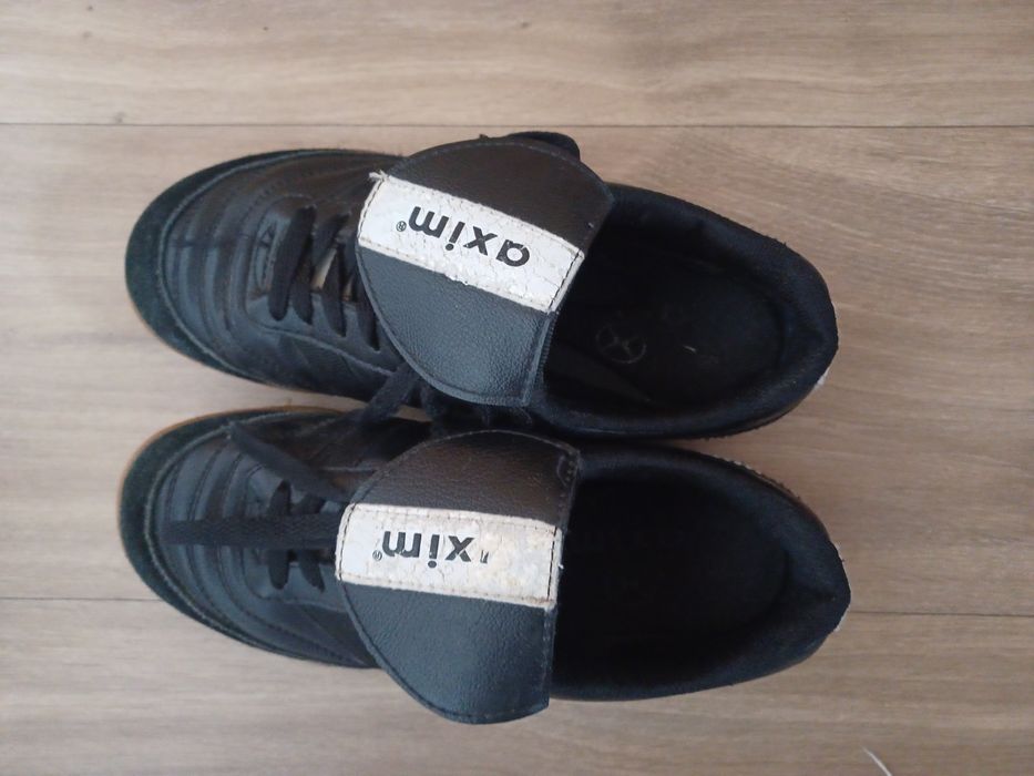 Buty piłkarskie, halowki rozm 36