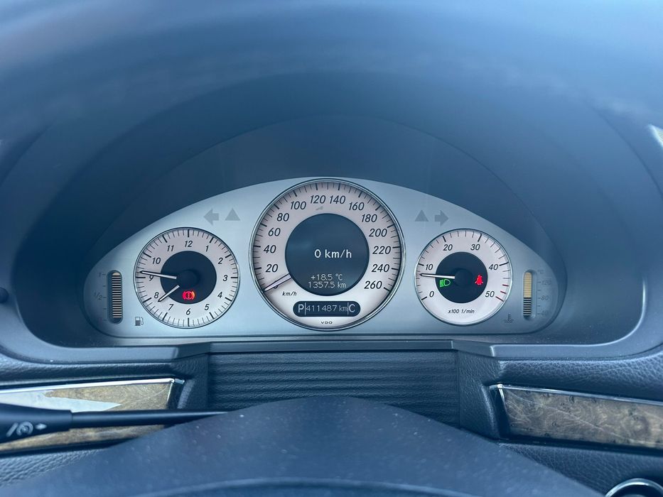 Mercedes-Benz E320 CDI V6 (W211) — Full Extras