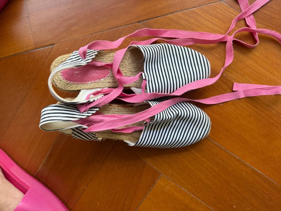 Sandálias GAP tamanho 37,5