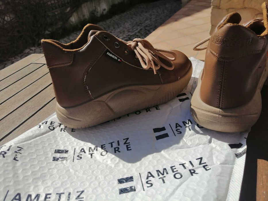 Botas, por estrear, novas