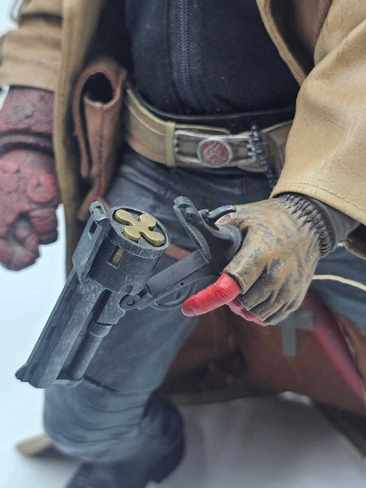 Hellboy duża piękna figurka kolekcjonerska 42 cm skala 1/6