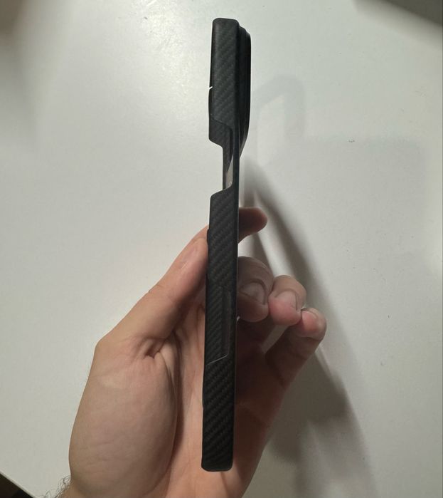 Чехол  Proove Carbon Black на 18 Pro Max/17 Pro Max