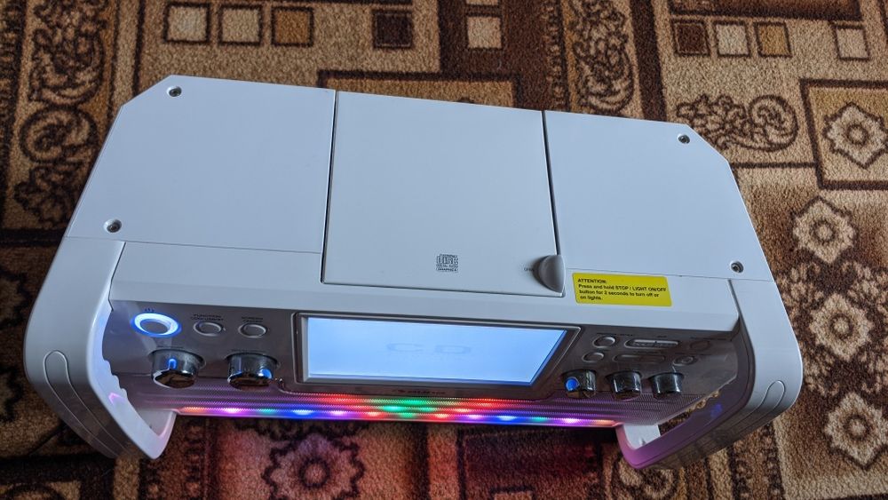 Продам немецкую стереосистему с bluetooth AunaDiscoFever(CD+G Karaoke)