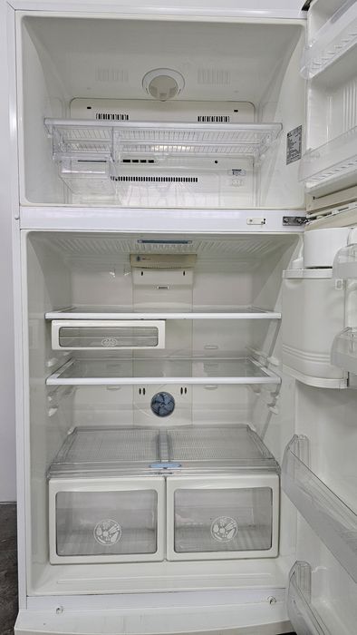 Frigorífico LG GR-642QVP com dispensador de água