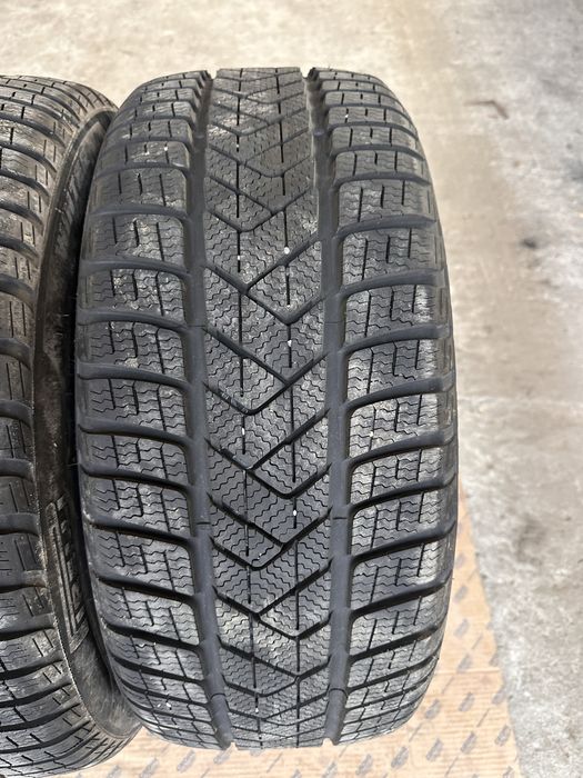 Резина зимная.   Continental.   235.45.18    Romania