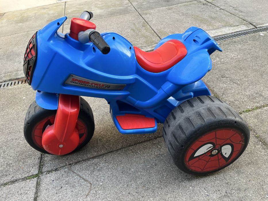 Moto spider man grande de criança