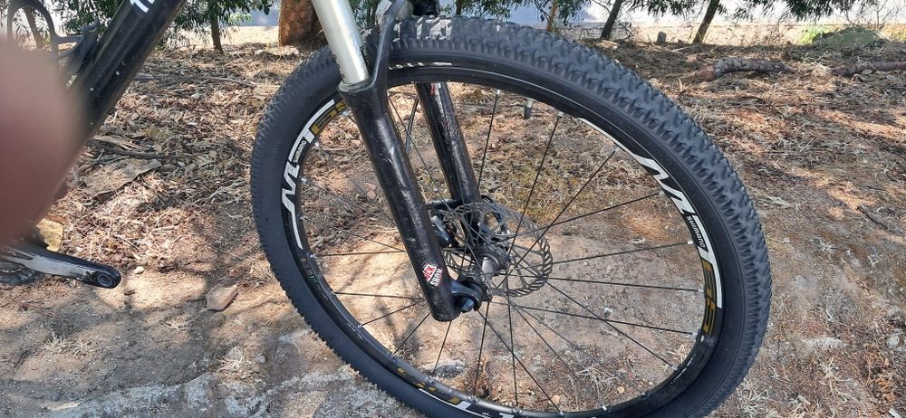 Bicicleta de carbono btt 26 m