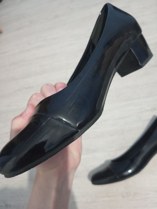 Lakierki damskie na niskim obcasie