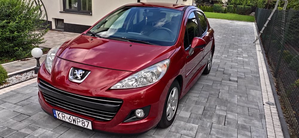 Peugeot 207 1.4 benzyna, lift. Zadbany.