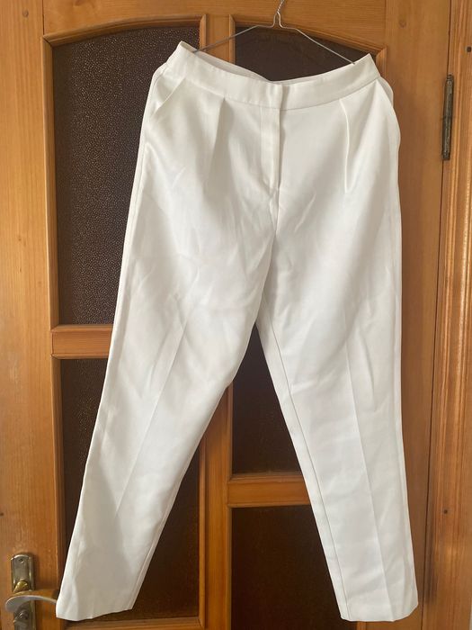 Білі брюки 400 грн