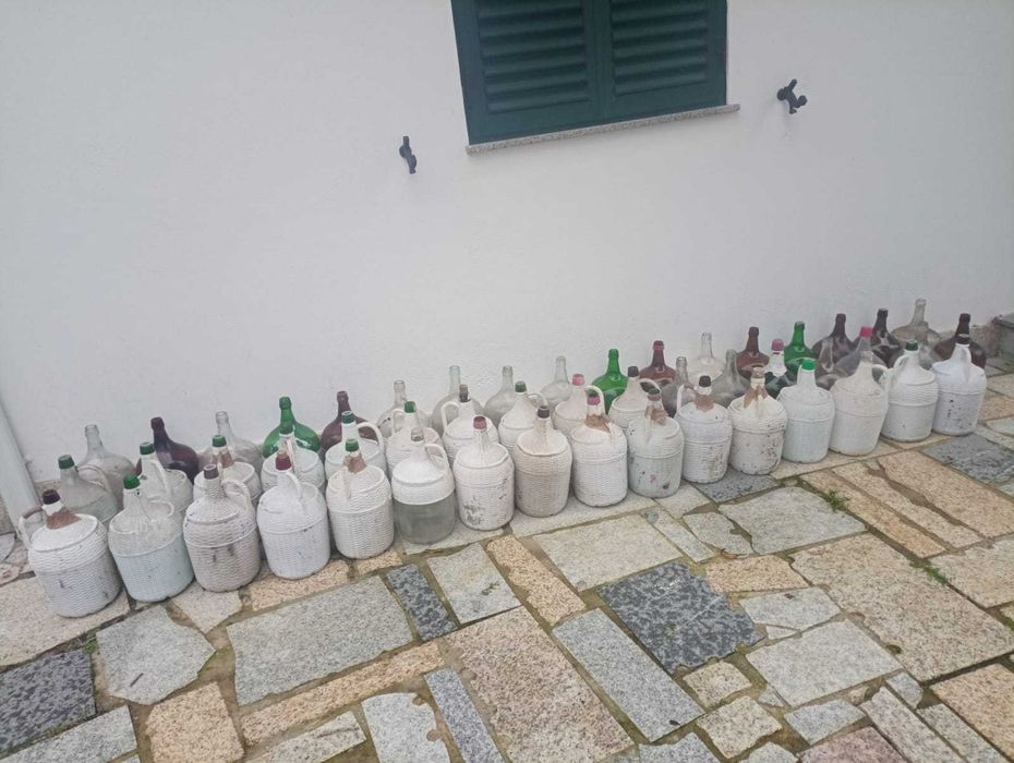 50 Garrafões de 5 litros