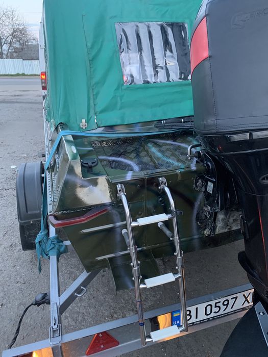 Лодка Крым с лодочным мотором Mercury 50+ новый лафет