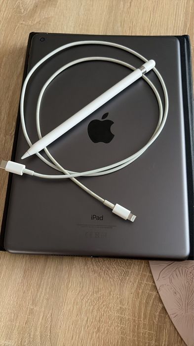 Ipad 9th generacji 10,2 + Apple Pencil 1 + etui z klawiaturą