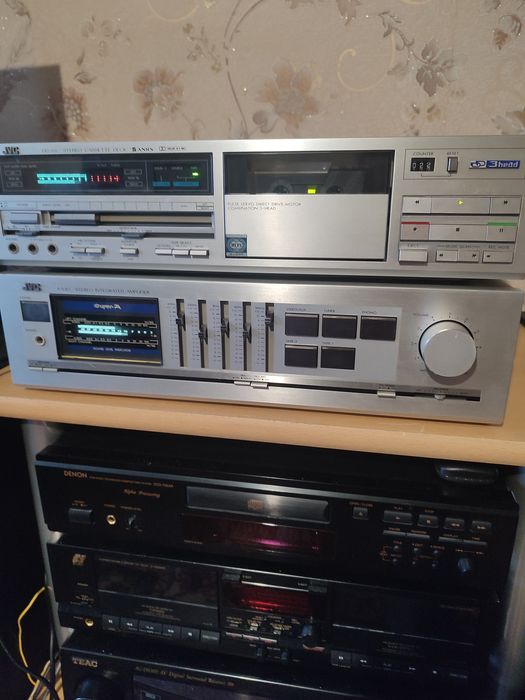 Кассетная дека JVC DD66.