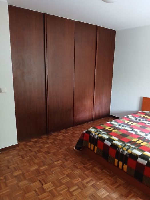 T1 de 80m2 com um arrumo, Porto