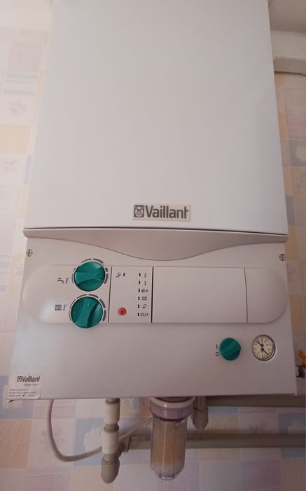 Газовий котел Vaillant 24 кВт димохідний