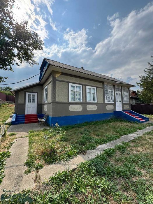 Продається велике домоволодіння у селі Щербинці