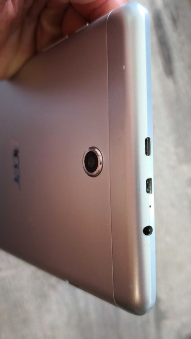 Планшет  acer iconia tab 8