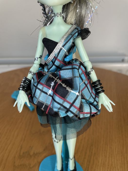 с подставкой Френкі Sweet 1600 Frankie Stein Monster High