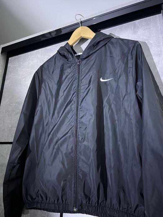 ВІТРОВКА для бігу найк